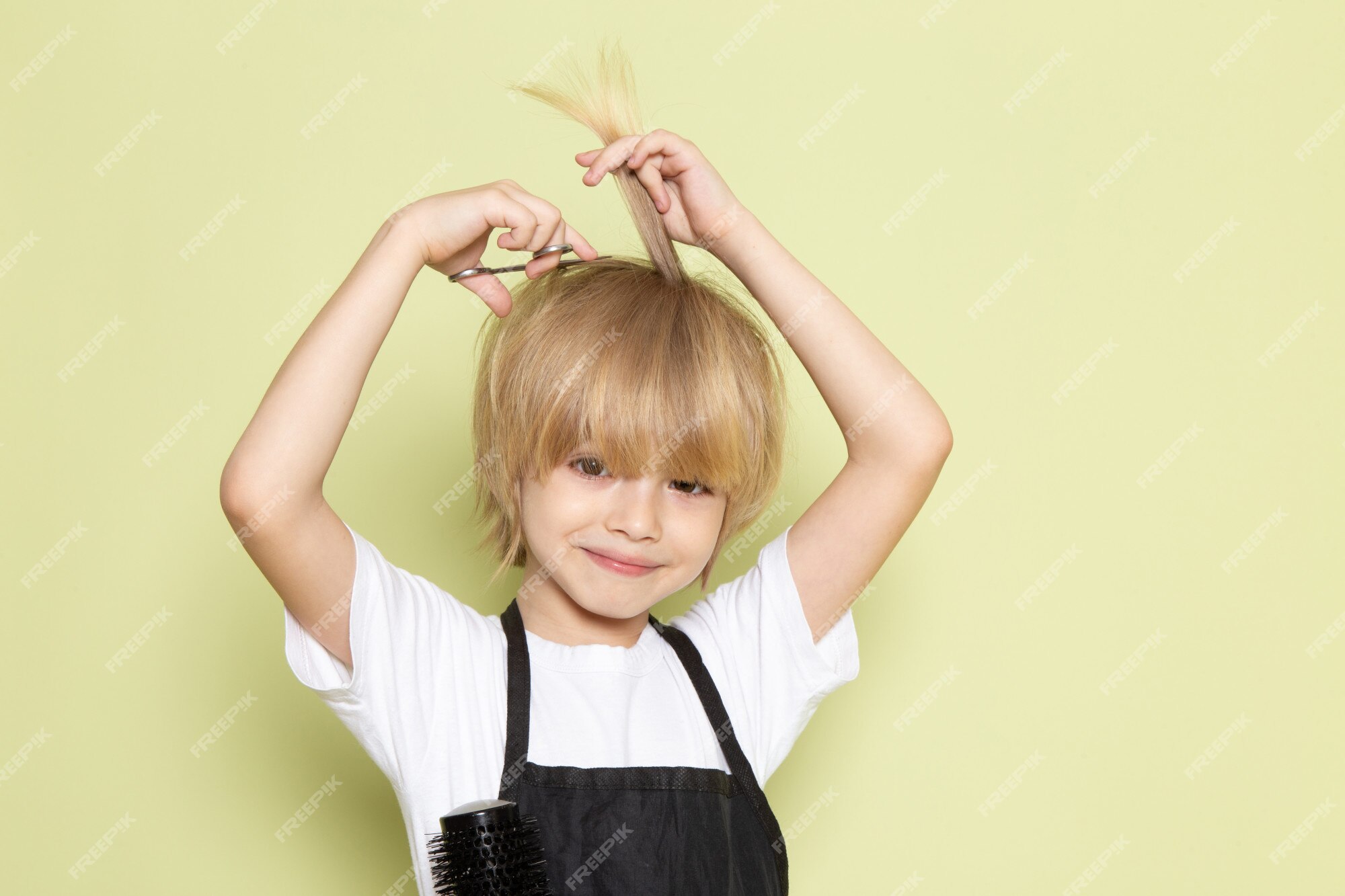 Fotos Corte Cabelo Infantil Listra, 88.000+ fotos de arquivo grátis de alta  qualidade