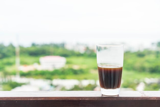 Foto grátis uma xícara de café preto