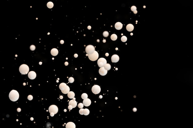 Foto grátis várias bolas de acrílico abstratas na água