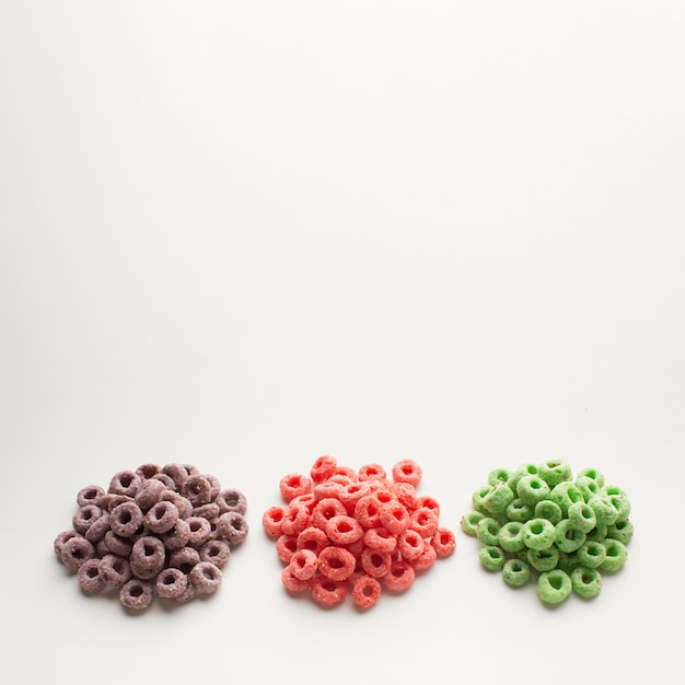 Variedade de close-up de cereais coloridos