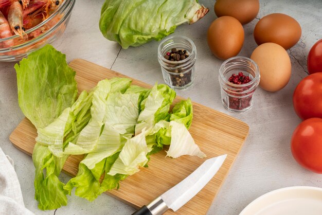 Variedade de comida e ingredientes deliciosos