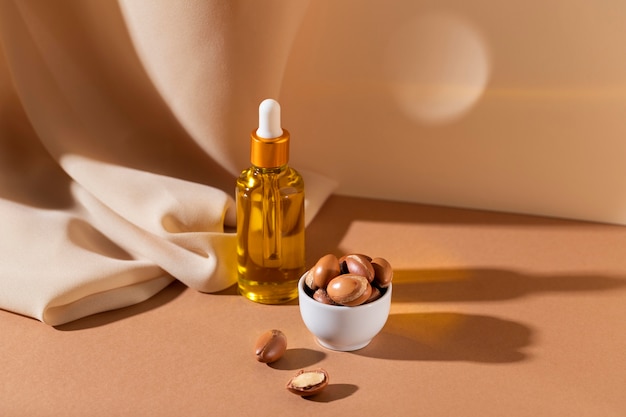 Variedade de conta-gotas de óleo de argan natural