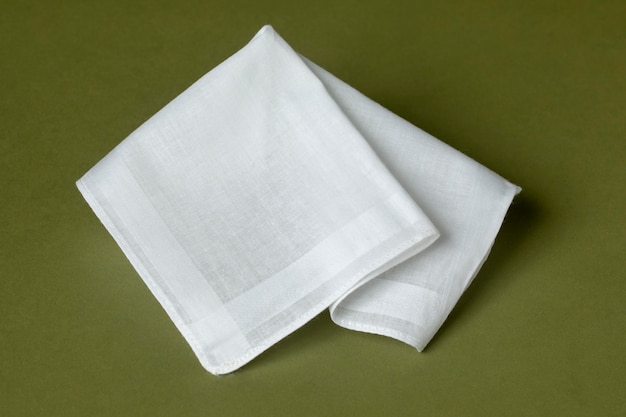 Variedade de lenço branco