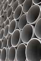 Foto grátis variedade de tubos de pvc de construção minimalista