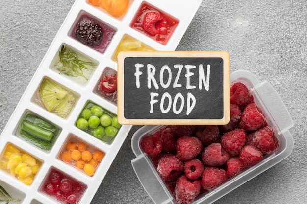 Foto grátis variedade plana de alimentos congelados