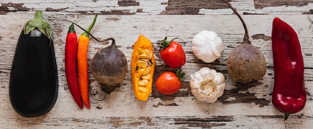 Variedade plana de vegetais e tomates