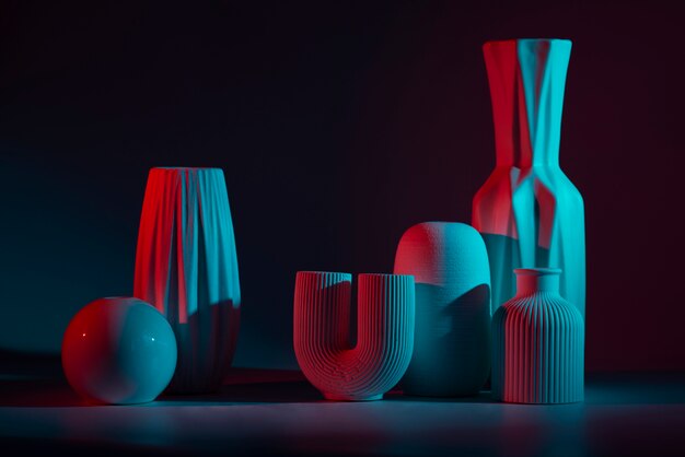 Foto grátis vasos modernos com luz vermelha e azul