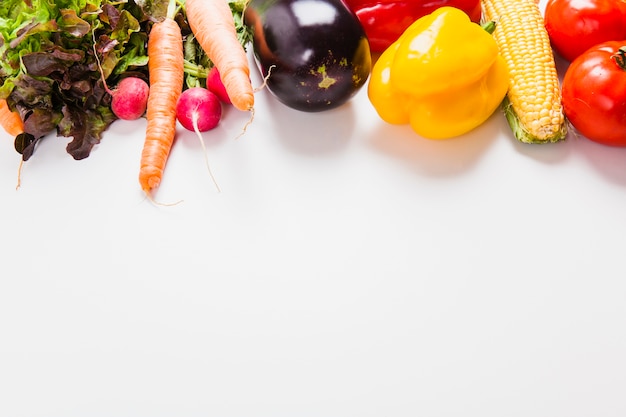 Vegetais com espaço no fundo