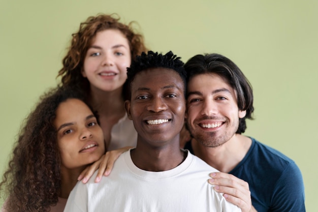 Foto grátis veja como as pessoas estão ficando mais fortes juntas