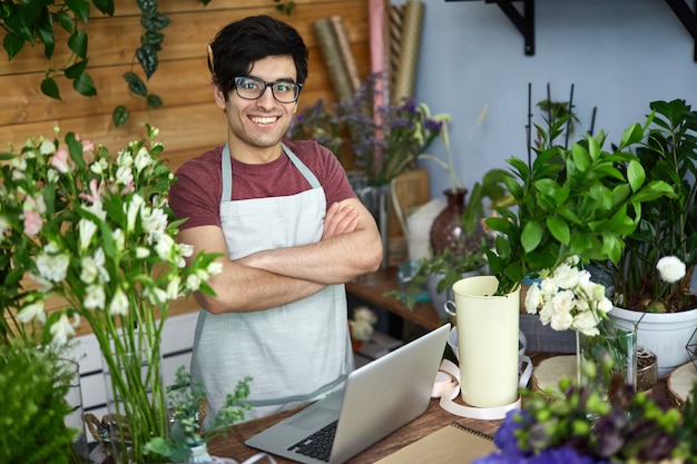 Foto grátis vendedor de flores