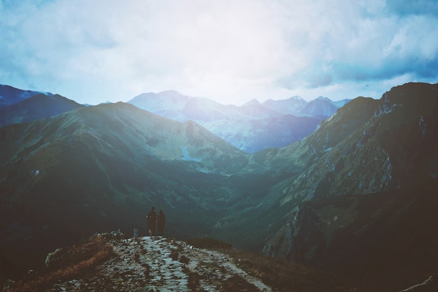 Foto grátis viagens e natureza nas montanhas.