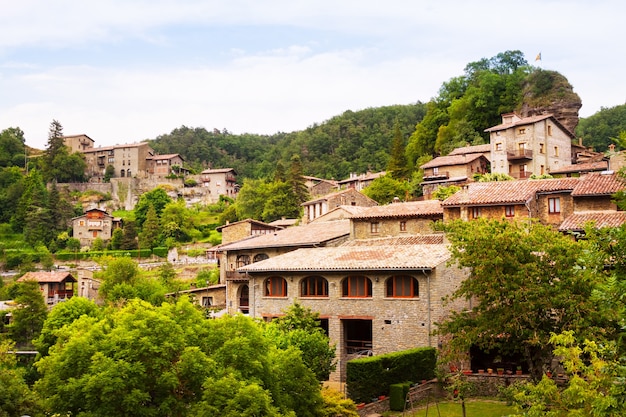 Vila catalã nos Pirinéus. Rupit