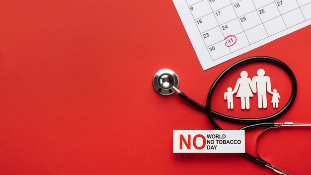 Visão superior da variedade de elementos do dia sem tabaco