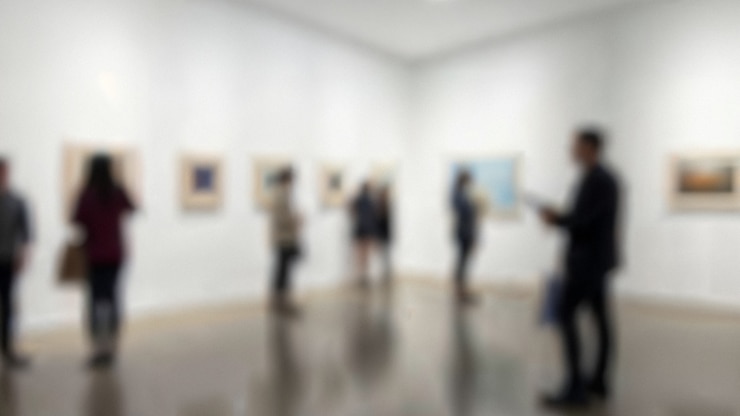 Foto grátis visitantes de galerias de arte