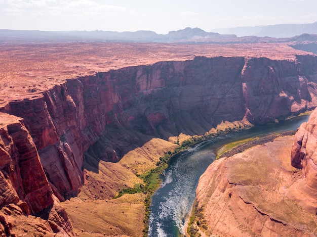 Vista aérea da Curva da Ferradura no rio Colorado, perto da cidade de Arizona, EUA