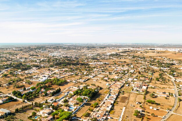 Vista aérea da paisagem rural de longe