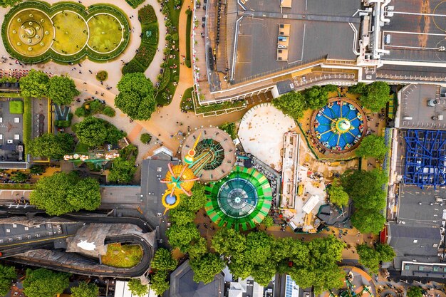 Foto grátis vista aérea de uma bela vista da cidade com edifícios históricos em um dia ensolarado em copenhague, dinamarca