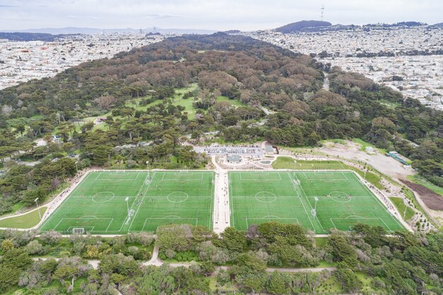 Vista aérea do campo de futebol