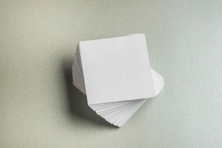 Foto grátis vista alta ângulo, de, empilhado, quadrado, dado forma, papel
