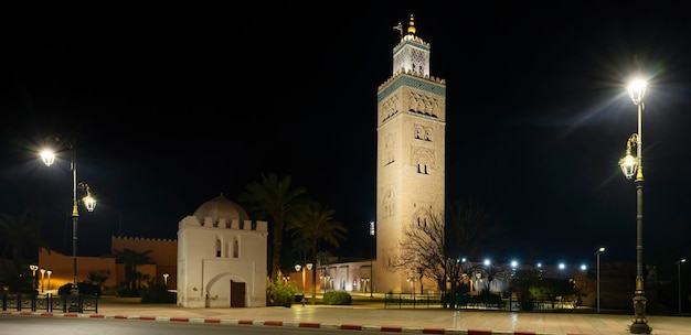 Vista da Mesquita Koutoubia à noite Marrakech