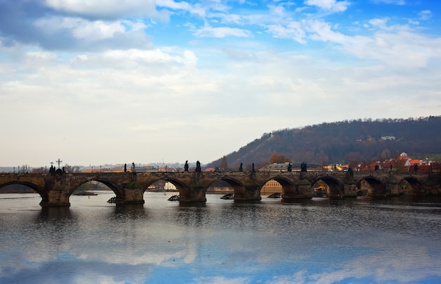 Foto grátis vista da ponte de charles