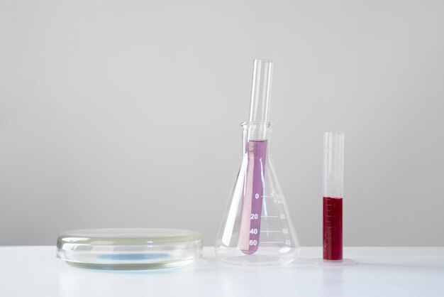 Vista de amostras de tubos de ensaio de laboratório