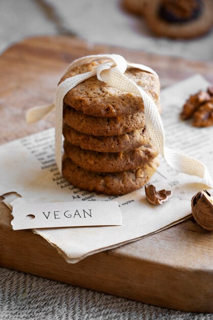 Vista de biscoitos assados feitos por padaria vegana