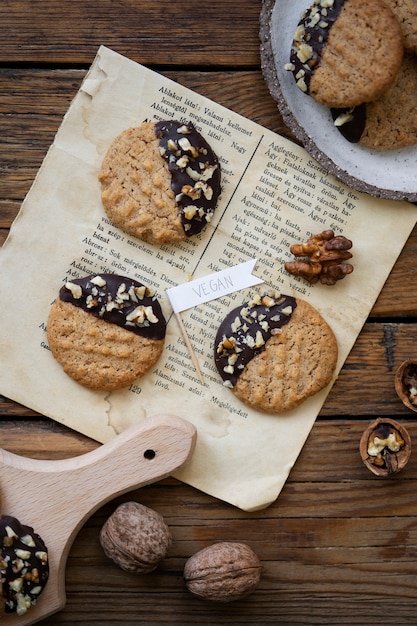 Foto grátis vista de biscoitos assados feitos por padaria vegana