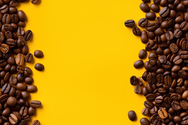 Vista de grãos de café torrados em 3D