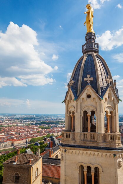 Vista de Lyon do topo da basílica de Notre Dame de Fourvière