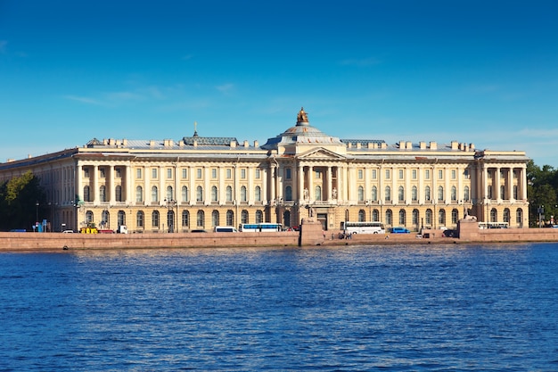 Vista de São Petersburgo. Academia de artes