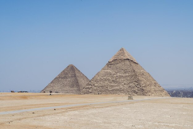 Vista deslumbrante das famosas pirâmides de Giza Cairo Egito