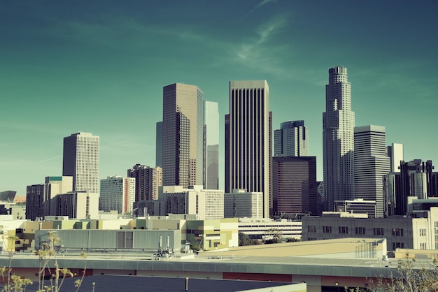 Vista do centro de Los Angeles com arquiteturas urbanas.