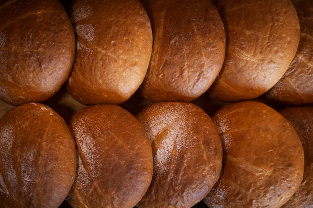 Foto grátis vista do delicioso pão assado na confeitaria
