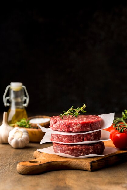 Vista frontal da carne com espaço de cópia