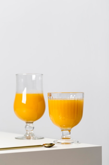 Vista frontal nutritivo composição smoothie de laranja