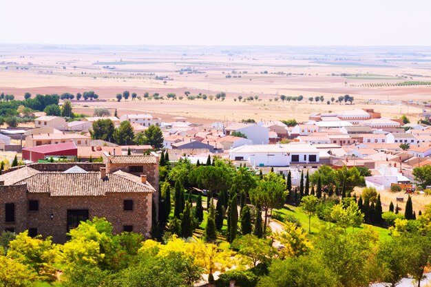 Vista geral de Belmonte com campos