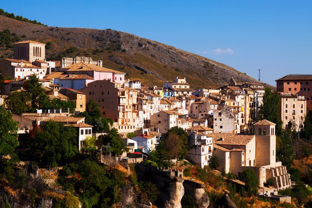 Vista geral de Cuenca no dia de verão