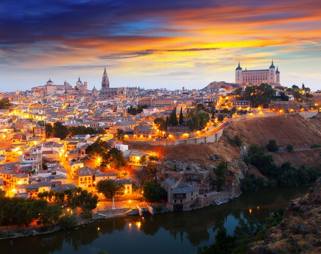 Vista geral de Toledo da colina