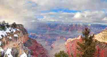 Foto grátis vista panorâmica do grand canyon no inverno com neve