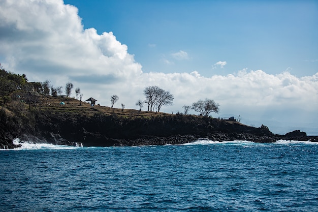 Vista para a montanha incrível. Bali.