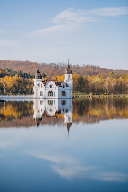 Vista para o lago do castelo