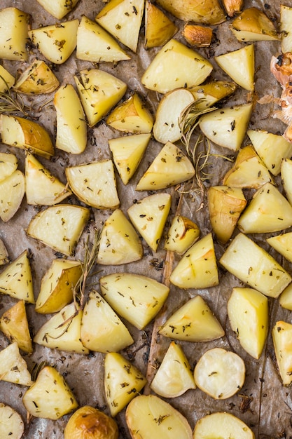 Foto grátis vista superior arranjo de batatas saborosas