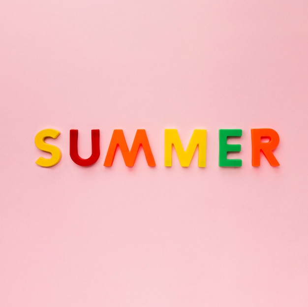 Vista superior colorido verão letras