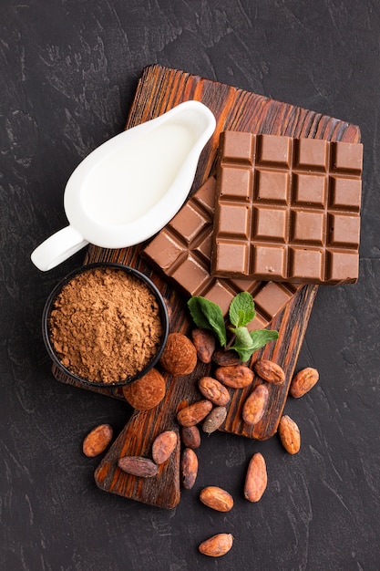 Foto grátis vista superior da barra de chocolate saborosa