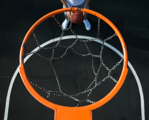 Foto grátis vista superior da cesta de basquete metálica