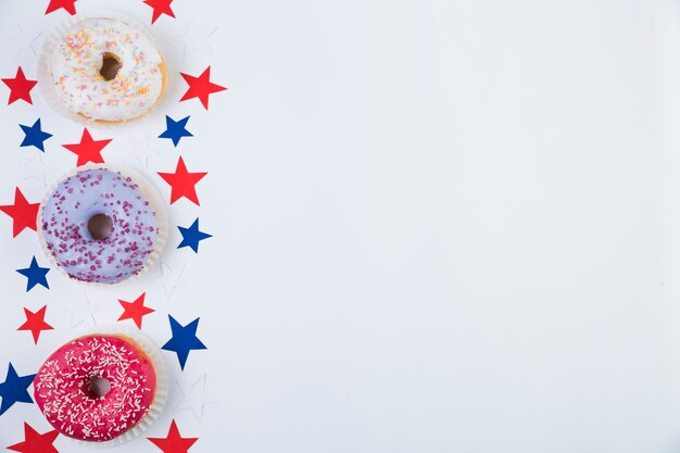 Vista superior, de, americano, estrelas, e, donuts