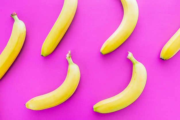 Vista superior de deliciosas bananas frescas