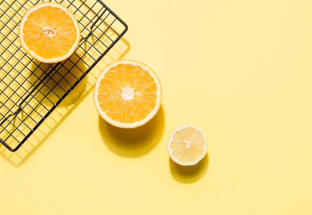 Vista superior laranjas saudáveis com espaço de cópia