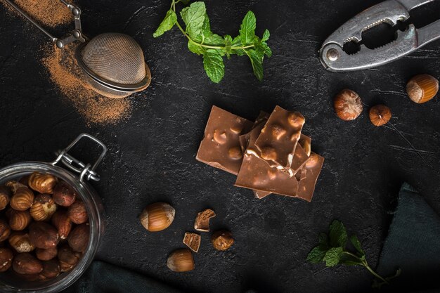 Vista superior saboroso chocolate avelã